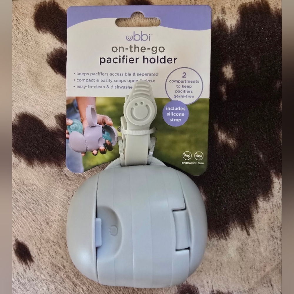 Ubbi On-the-Go Pacifier Holder in Gray